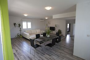 Cosy and lovely Villa Trosti with a pool