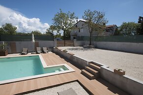 Cosy and lovely Villa Trosti with a pool