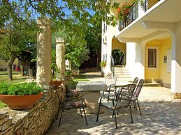 Lovely Apartment No.1 in Liznjan