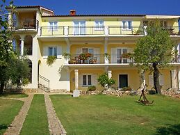 Lovely Apartment No.1 in Liznjan