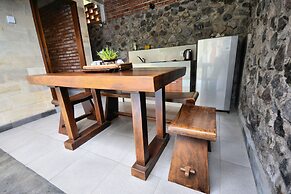 Coco Garden Pool Villas