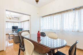 Spacious Holiday Family Home  by Cloudkeys