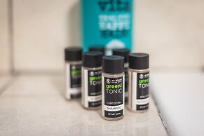 Spacious Holiday Family Home  by Cloudkeys