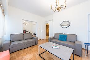 Spacious Holiday Family Home  by Cloudkeys