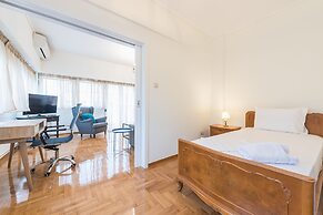 Spacious Holiday Family Home  by Cloudkeys