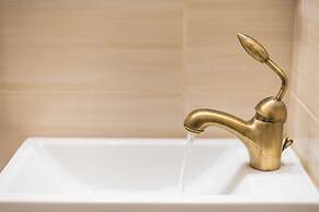 Spacious Holiday Family Home  by Cloudkeys