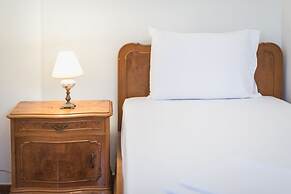 Spacious Holiday Family Home  by Cloudkeys