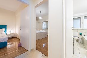 Spacious Holiday Family Home  by Cloudkeys