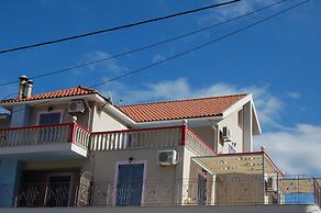 Alkyoni Studios & Apartments