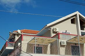 Alkyoni Studios & Apartments