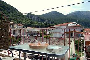 Alkyoni Studios & Apartments