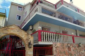 Alkyoni Studios & Apartments