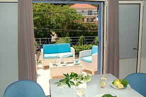 Alkyoni Studios & Apartments