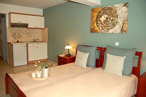 Alkyoni Studios & Apartments