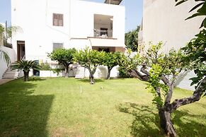 Casa Lisa a due passi dal mare con ampio giardino