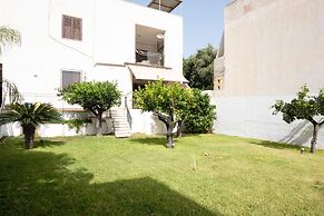 Casa Lisa a due passi dal mare con ampio giardino