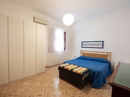 Casa Lisa a due passi dal mare con ampio giardino