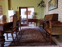 Mountain View Country Estate