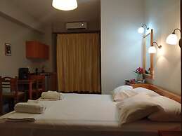 Leonidas Rooms