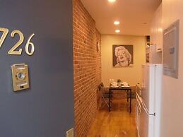 Studios Midtown Manhattan