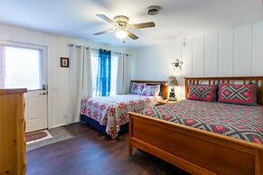 SmokyStays Private Pool Chalet