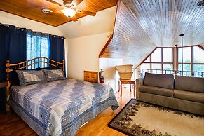 SmokyStays Private Pool Chalet