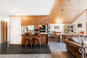 SmokyStays Private Pool Chalet