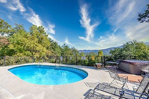 SmokyStays Private Pool Chalet