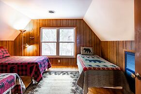 SmokyStays Private Pool Chalet