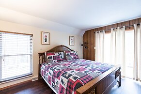 SmokyStays Private Pool Chalet