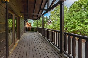 SmokyStays 6 Bedroom Cabin