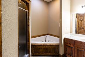 SmokyStays 6 Bedroom Cabin