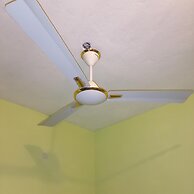 Scorpion Hill Lodge - Hostel