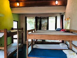 Scorpion Hill Lodge - Hostel
