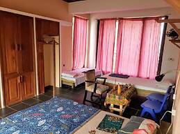 Scorpion Hill Lodge - Hostel