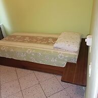 Scorpion Hill Lodge - Hostel