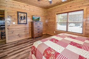 SmokyStays 10 Bedroom Cabin