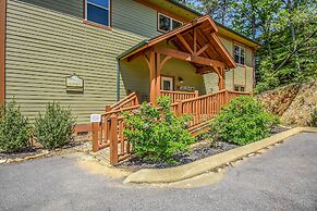 SmokyStays 10 Bedroom Cabin