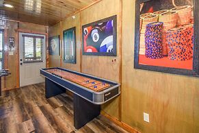 SmokyStays 10 Bedroom Cabin