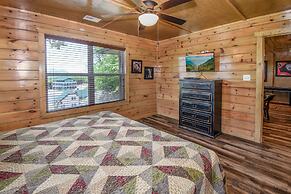 SmokyStays 10 Bedroom Cabin