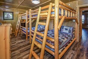 SmokyStays 10 Bedroom Cabin