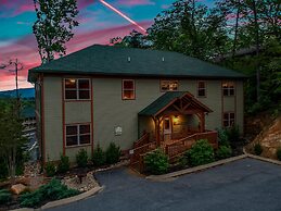 SmokyStays 10 Bedroom Cabin