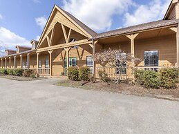 Falls of Rough Resort