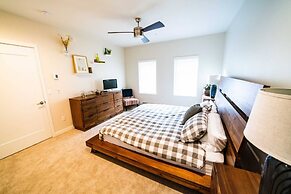 The Snowberry Sanctuary Lakefront Georgetown