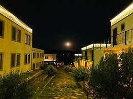 Sukha Inn Otel & Beach