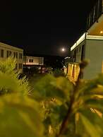 Sukha Inn Otel & Beach
