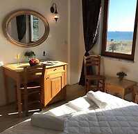 Sukha Inn Otel & Beach