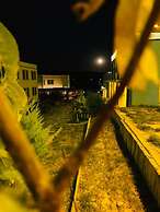 Sukha Inn Otel & Beach