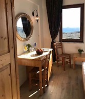 Sukha Inn Otel & Beach