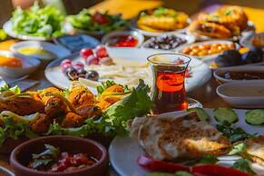 Sukha Inn Otel & Beach